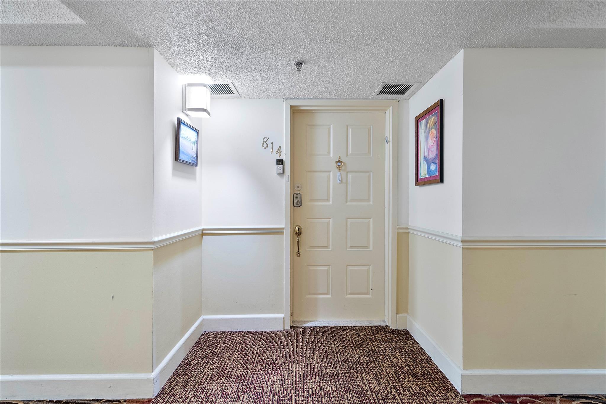 105 Lake Emerald Dr 814