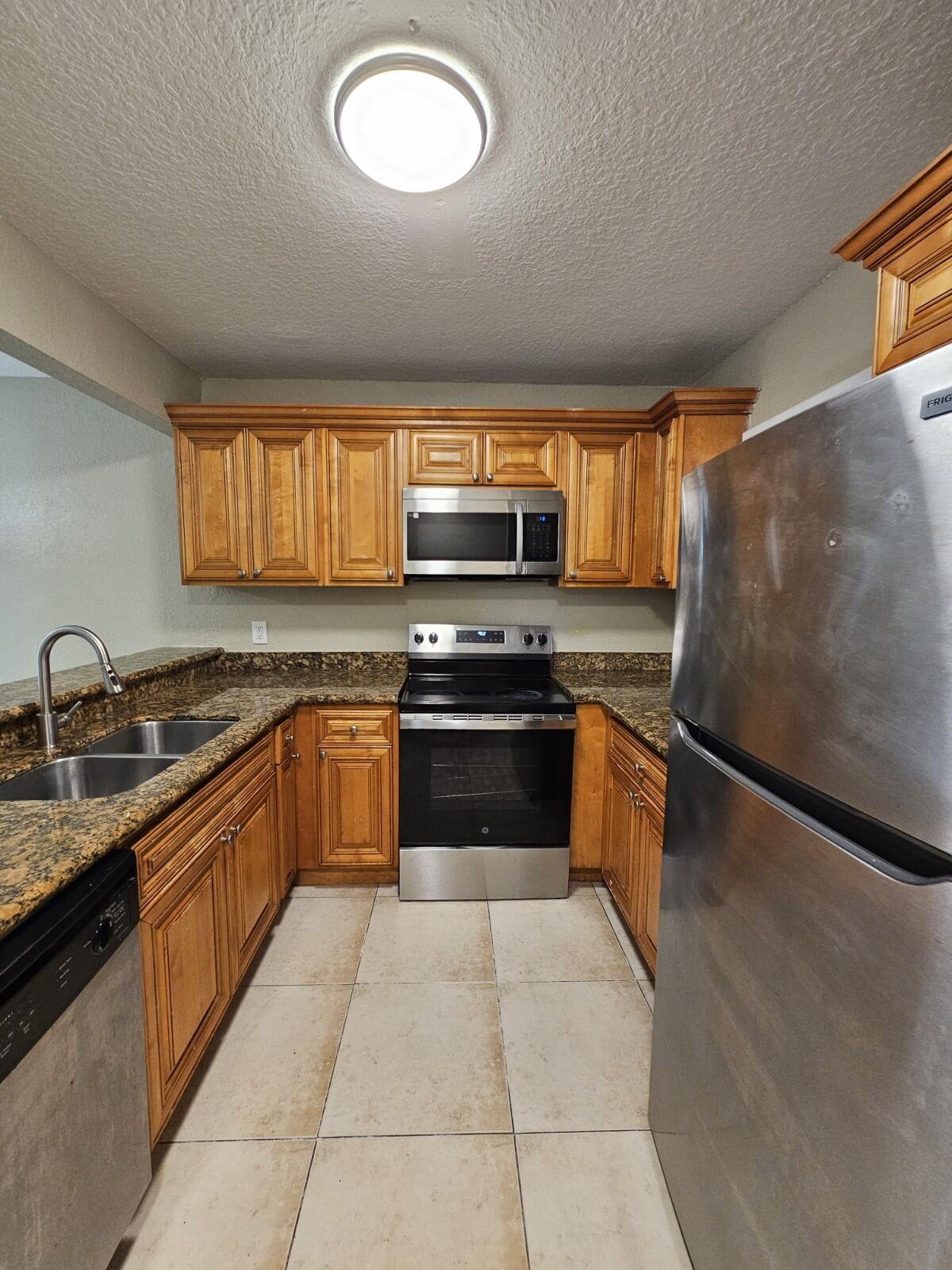 PALM BEACH PLACE CONDO - Residential Lease