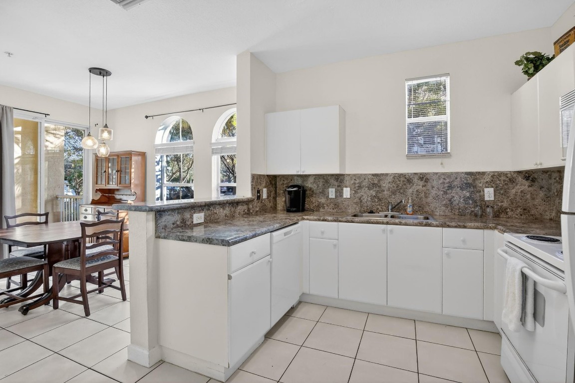 Courtyards at Jacaranda - Residential