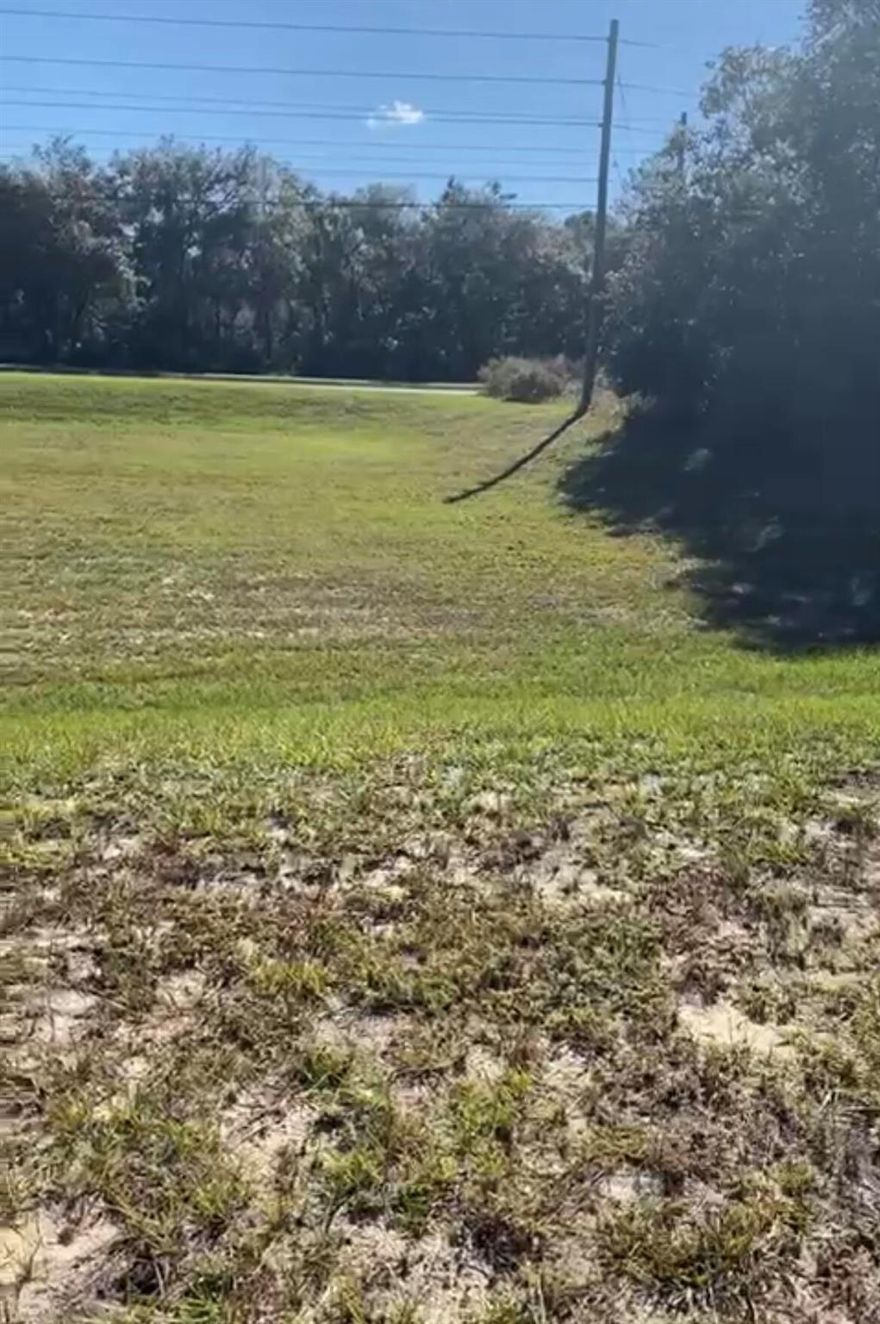 NICE RESIDENTIAL LOT  COMPLETED FENCED IN MARION COUNTY WAITING FOR SOMEONE TO BUILD THEIR DREAM HOME. NOT TO MANY LOTS AVAILABLE IN THIS AREA.