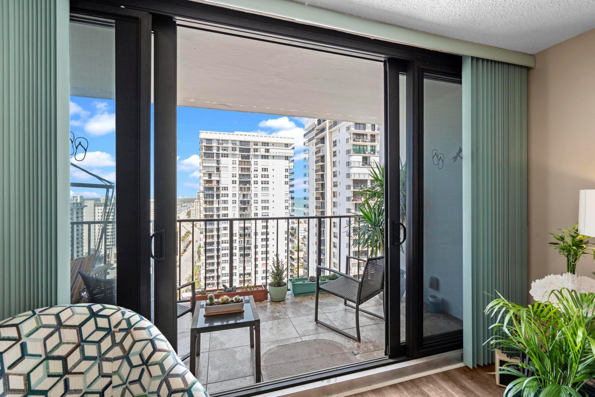 QUADOMAIN - Residential