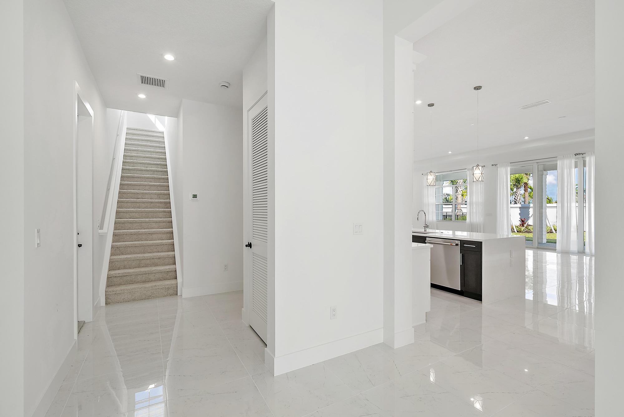 AVENIR - Residential Lease