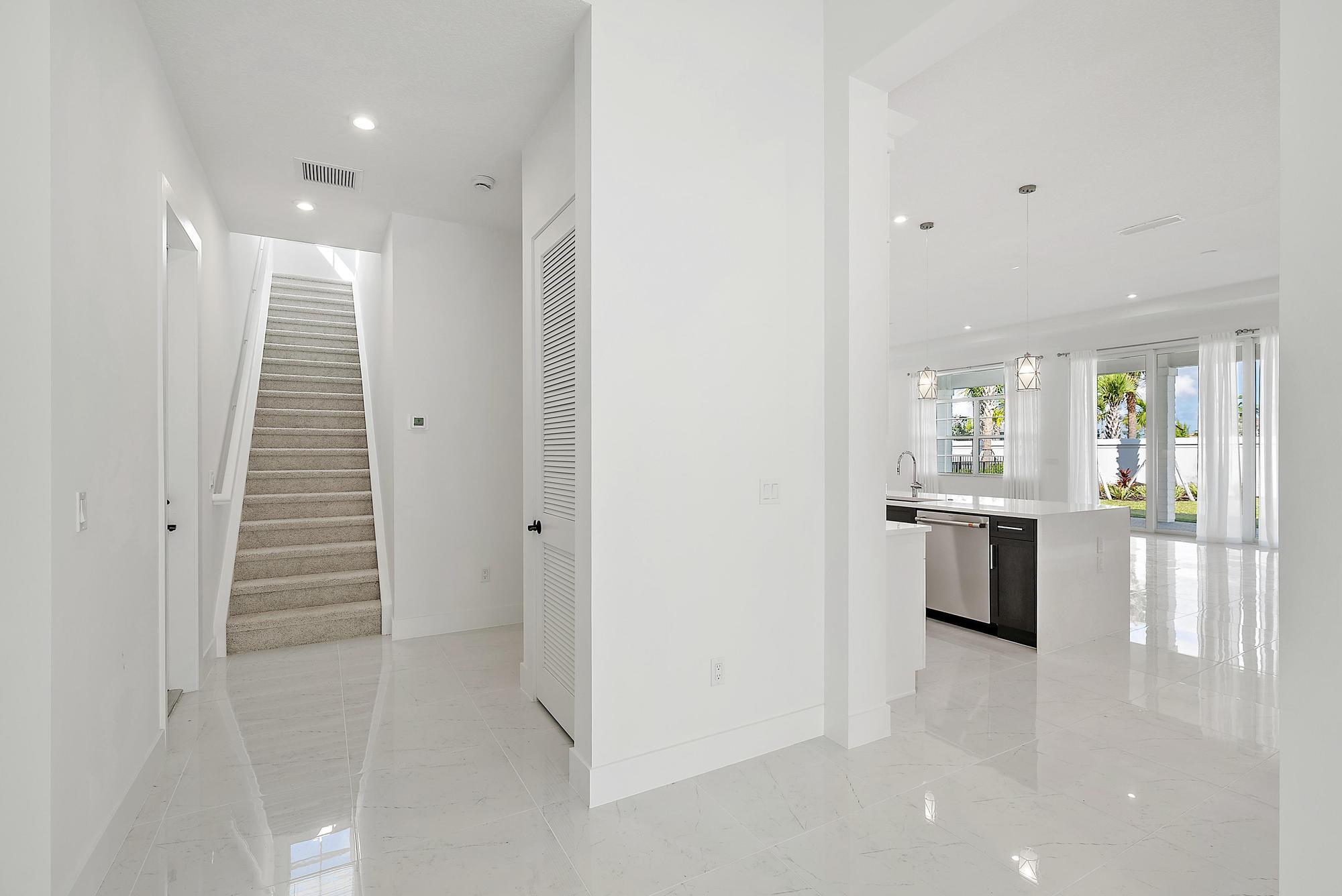 AVENIR - Residential Lease