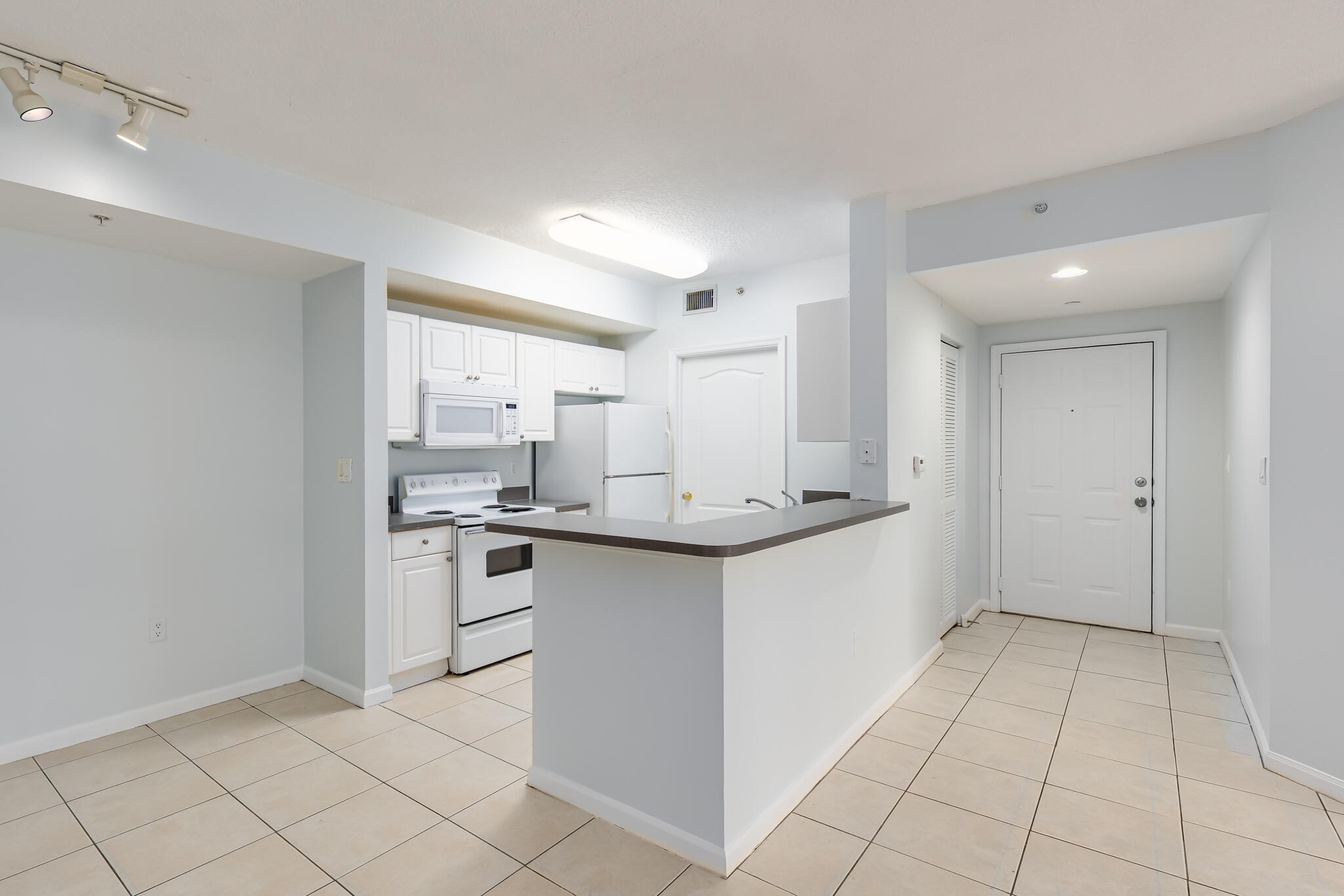 5095 Fairways Circle 107