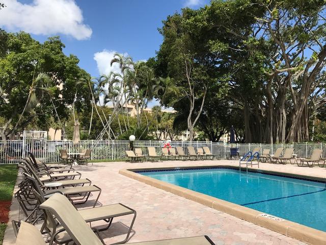 Palm-Aire Country Club Condo 14 - Residential Lease