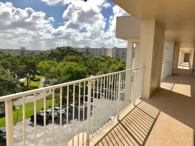 Palm-Aire Country Club Condo 14 - Residential Lease