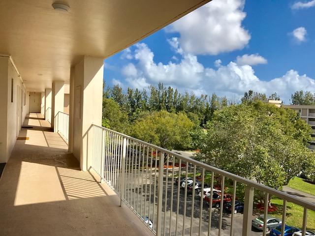 Palm-Aire Country Club Condo 14 - Residential Lease