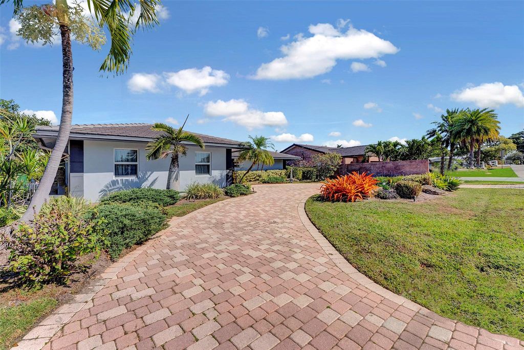 Photo of 2821 NE 59th Street, Fort Lauderdale, FL 33308 (MLS # F10554914)