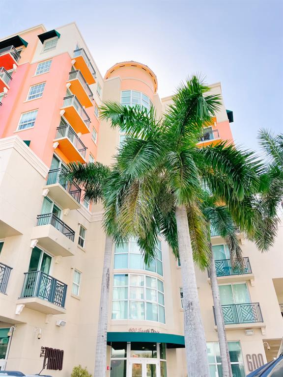 Welcome Home! This beautiful studio condo unit is located in the heart of downtown West Palm Beach. Walk to City Place and Clematis. 10 mins from PBIA and bike to the beach. Location is AMAZING! The unit comes with a newly renovated bathroom, new carpet throughout, storage closets, as well as a huge walk in closet. It also features a modern-styled kitchen with eat-in area. Off the living room is the private outside balcony overlooking downtown. Parking is steps away from this third floor unit in private garage.The Prado Building features a beautiful lobby, pool, spa, fitness center and club room.