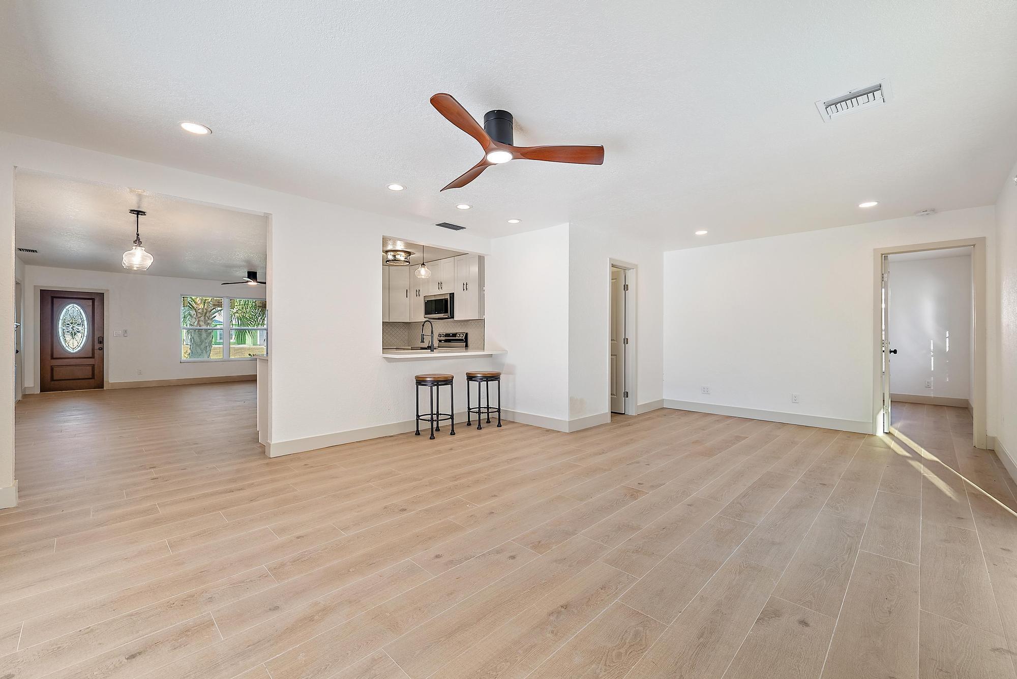 PORT ST LUCIE SECTION 25 - Residential Lease