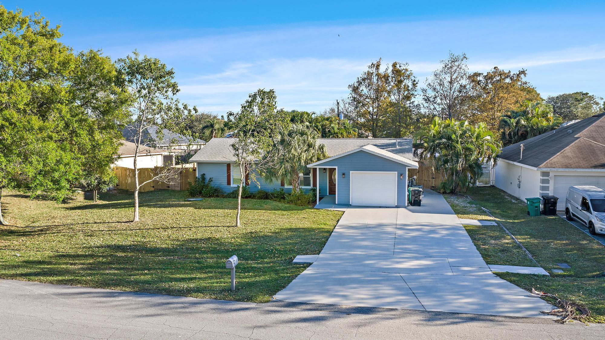 PORT ST LUCIE SECTION 25 - Residential Lease