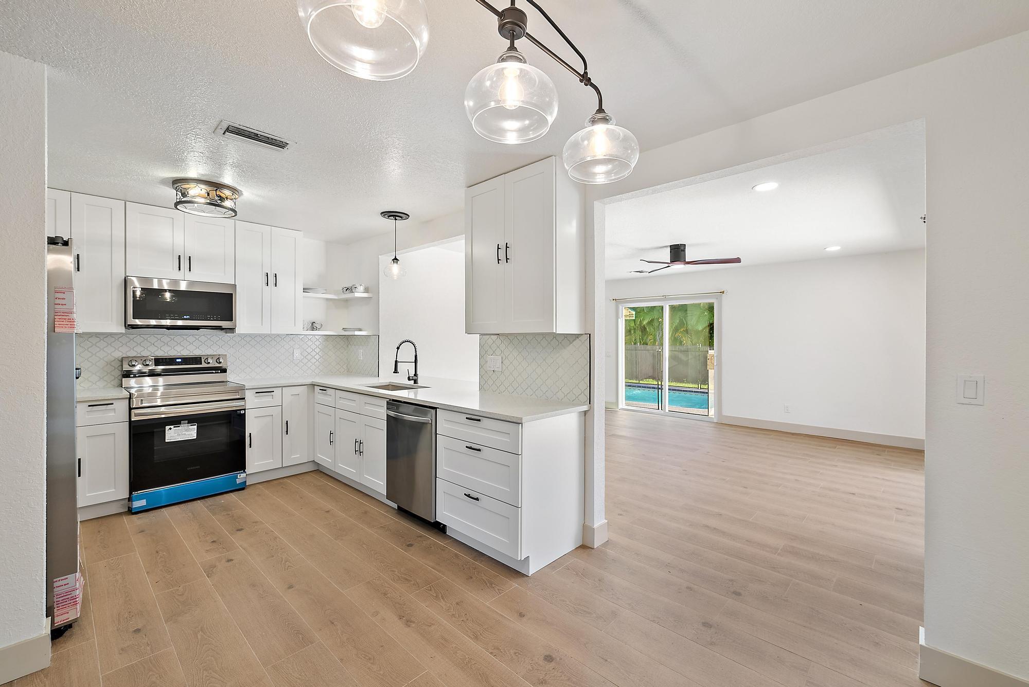 PORT ST LUCIE SECTION 25 - Residential Lease