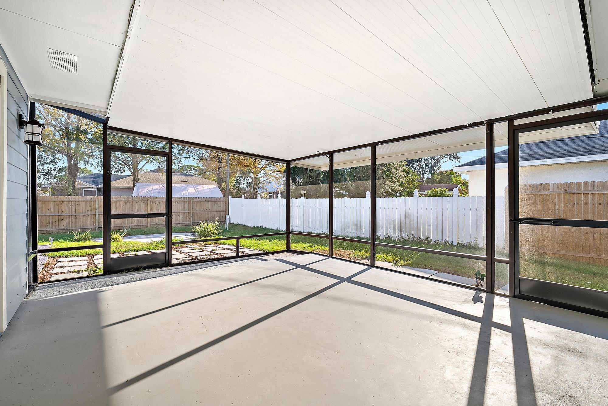 PORT ST LUCIE SECTION 25 - Residential Lease