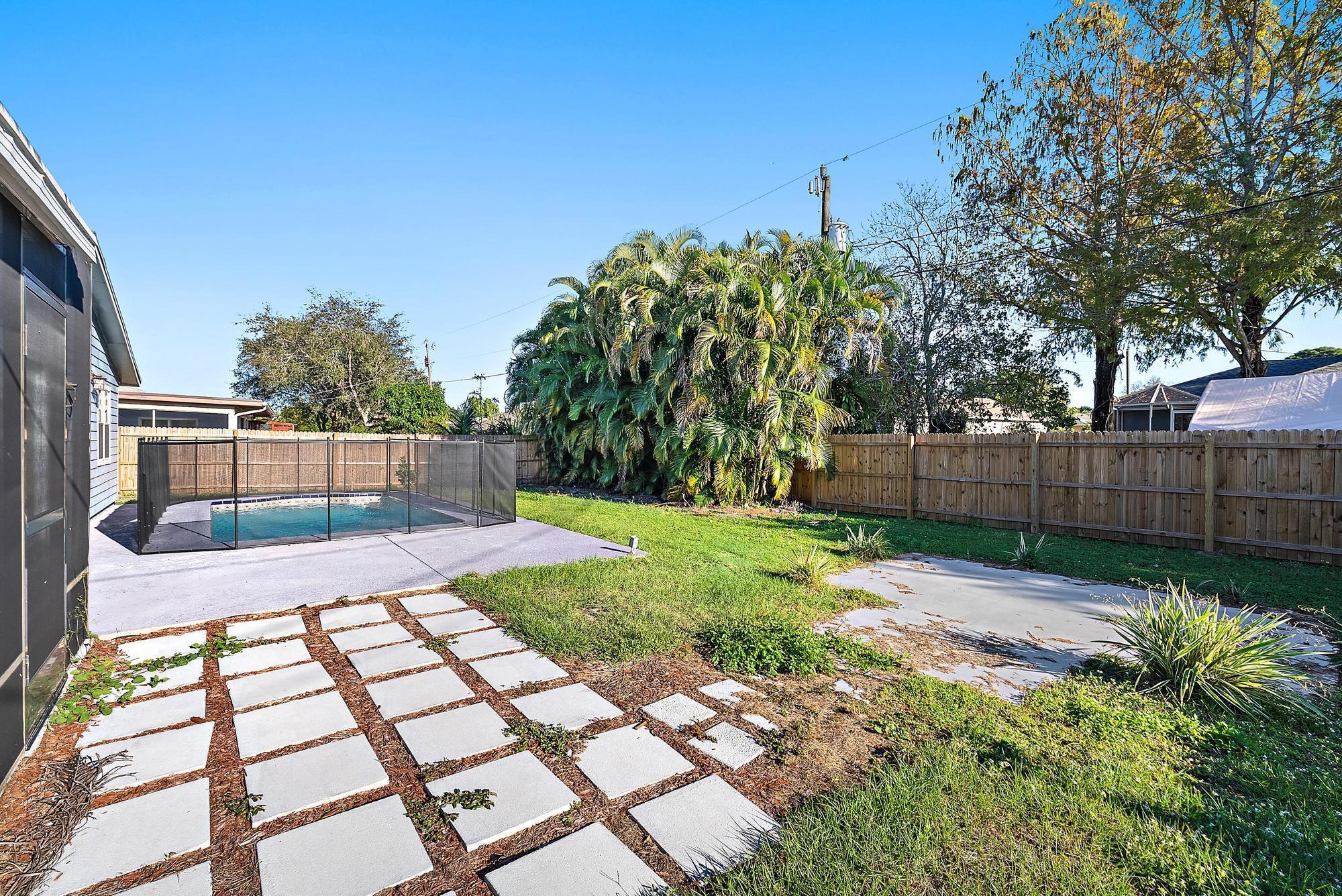 PORT ST LUCIE SECTION 25 - Residential Lease