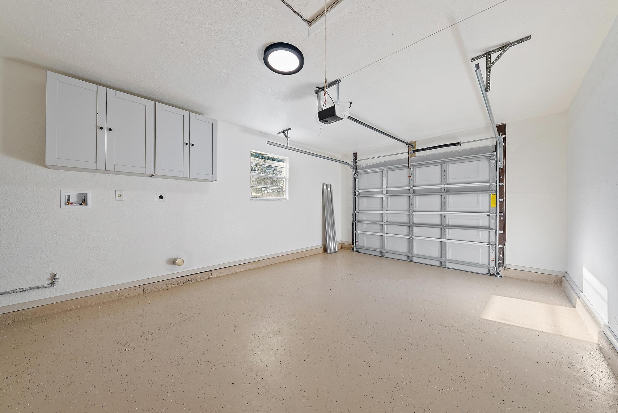 PORT ST LUCIE SECTION 25 - Residential Lease