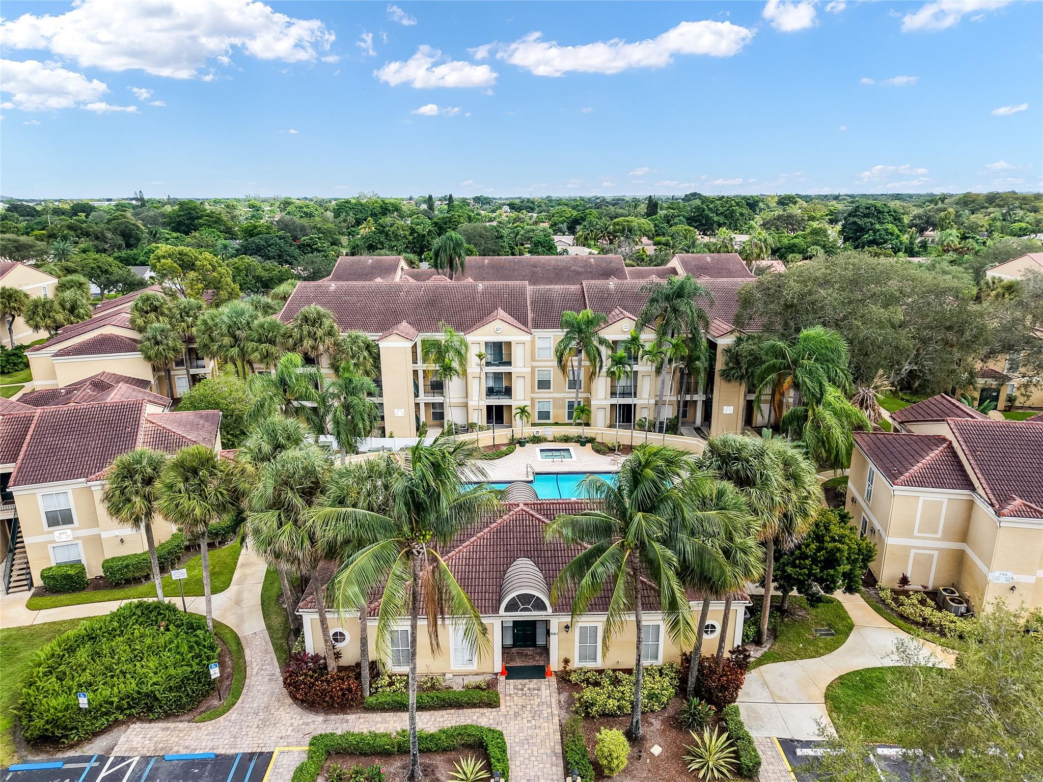 SAVANNAH AT RIVERSIDE CON - Residential