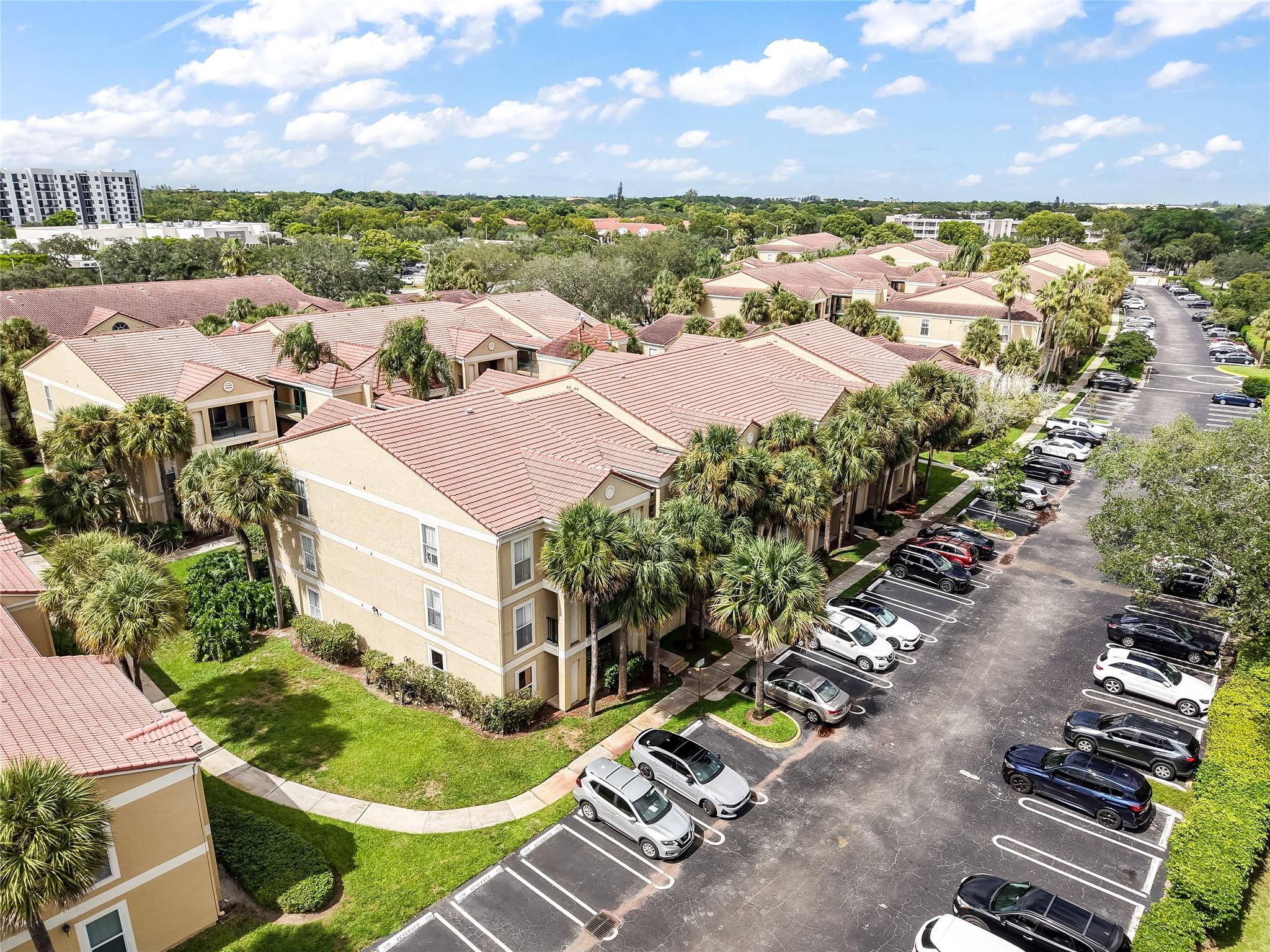 SAVANNAH AT RIVERSIDE CON - Residential