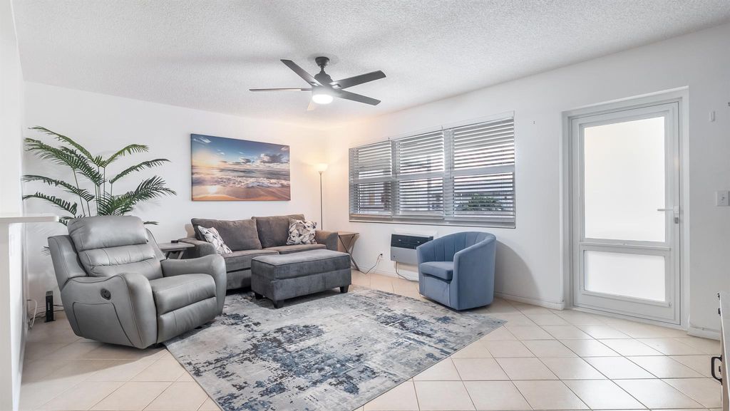 Photo of 77 Markham D E #77, Deerfield Beach, FL 33442 (MLS # R11148574)