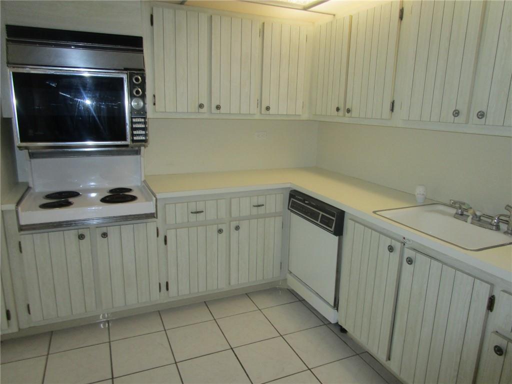 MAISON GRANDE CONDO - Residential