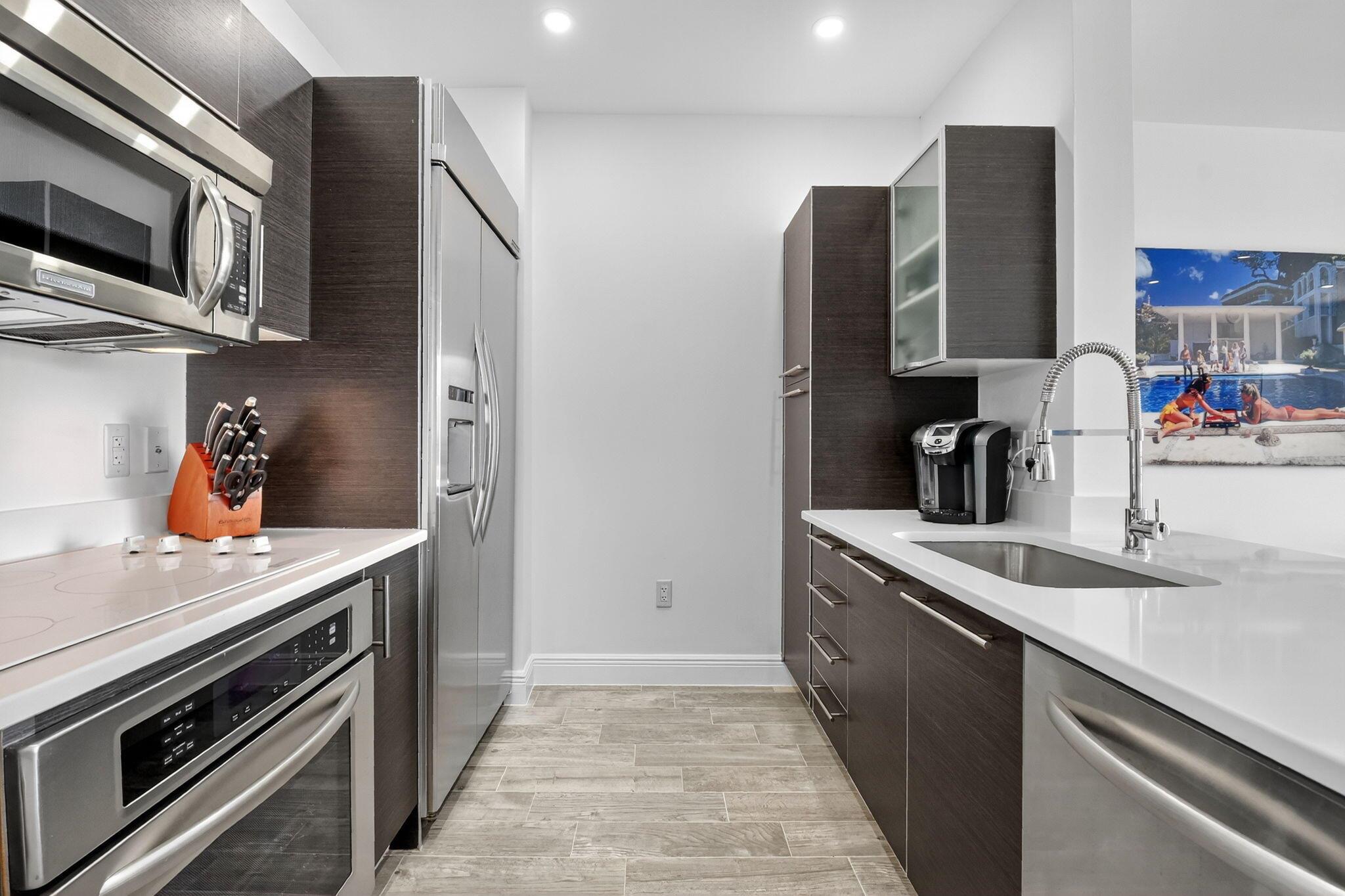 CITYPLACE SOUTH TOWER CON - Residential