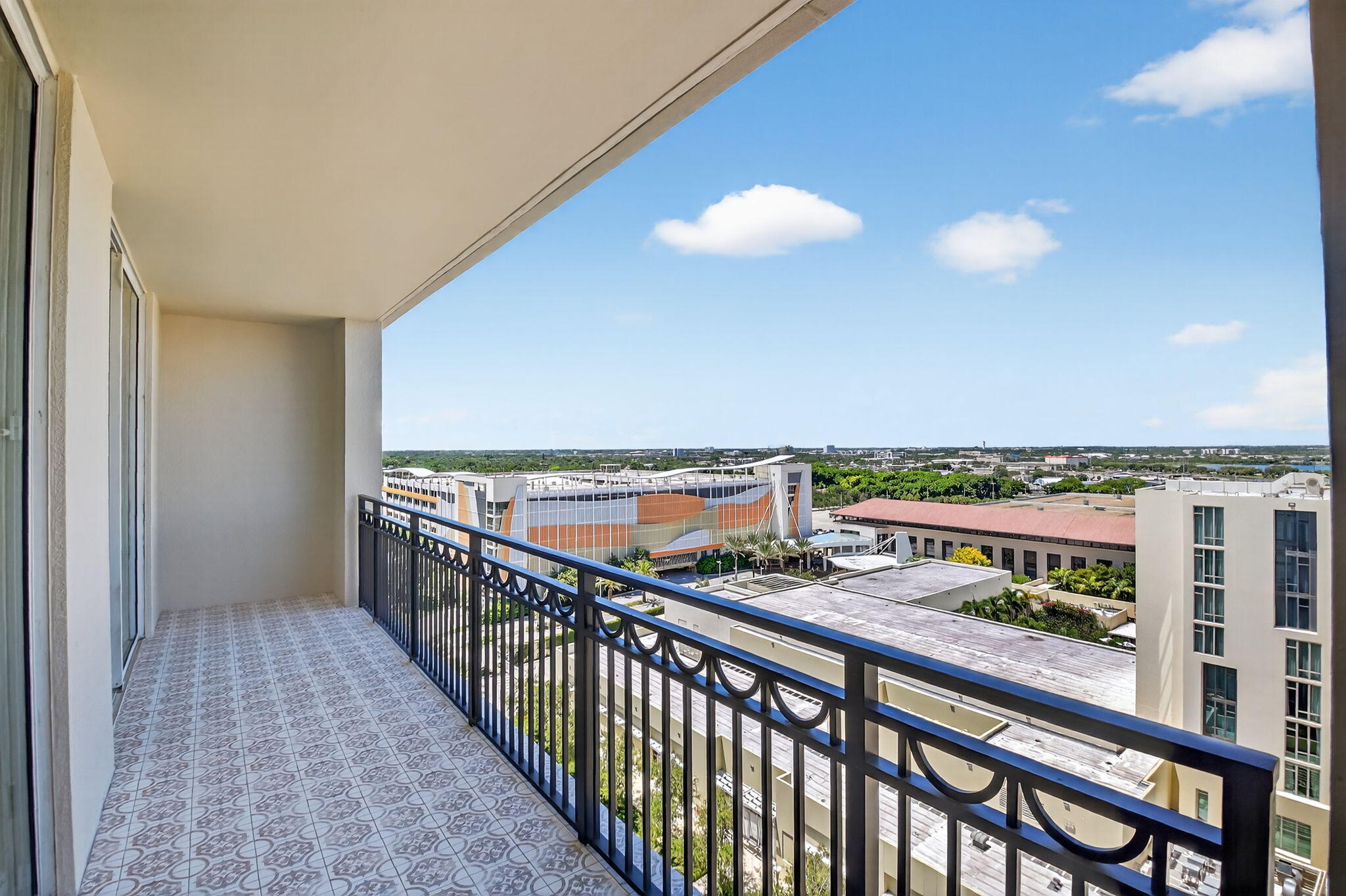 CITYPLACE SOUTH TOWER CONDO - Residential