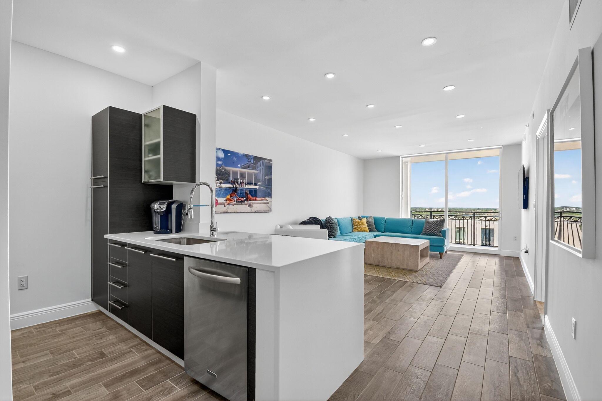 CITYPLACE SOUTH TOWER CON - Residential