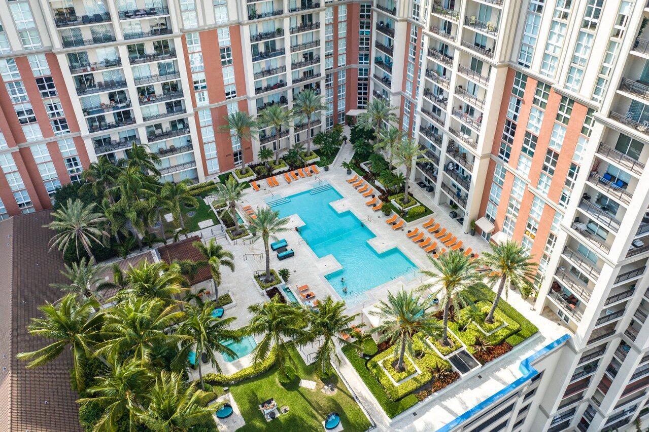 CITYPLACE SOUTH TOWER CON - Residential