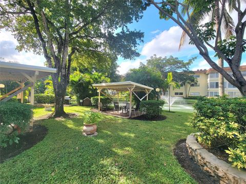 A home in Lauderdale Lakes