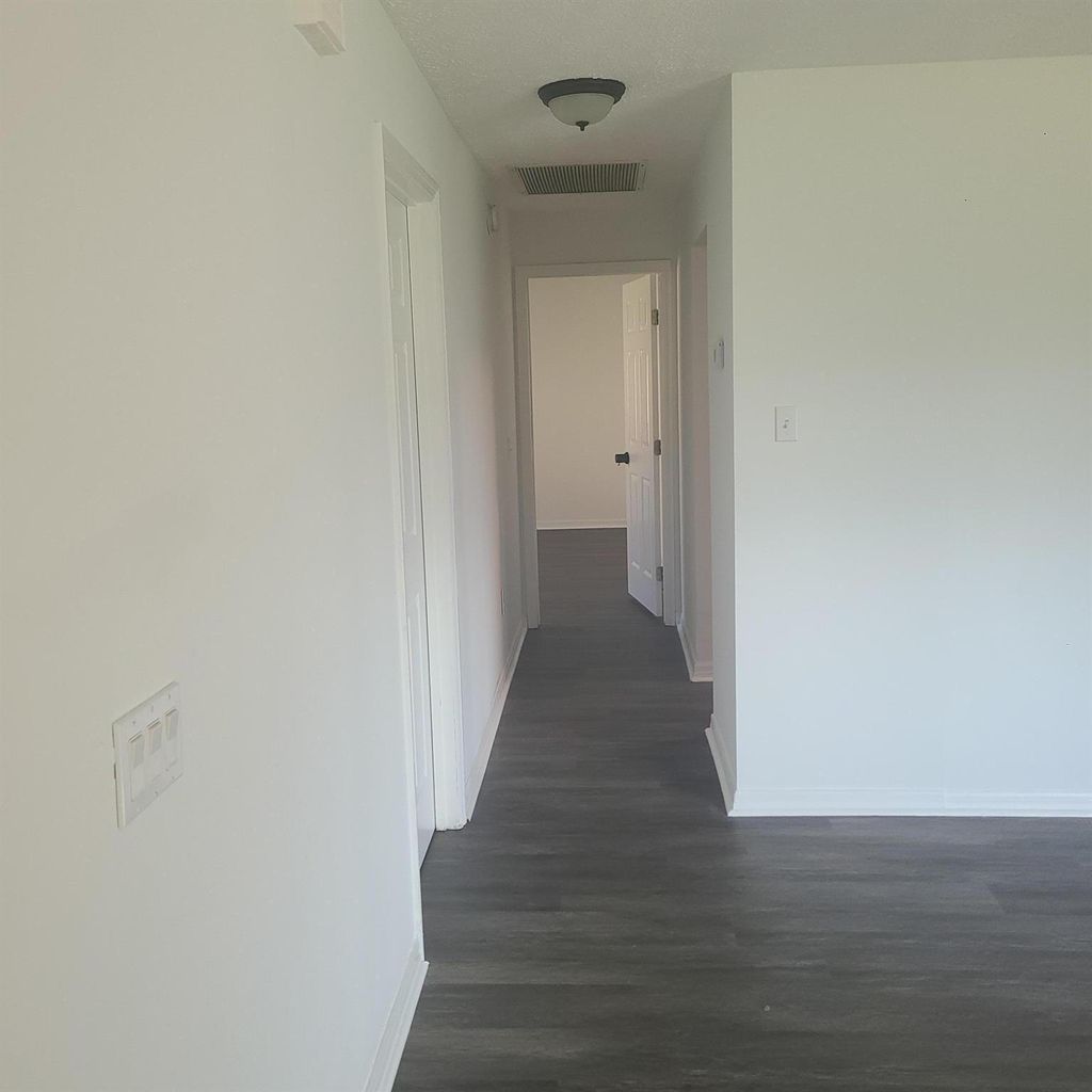 Photo of 528 SE Greenway Terrace, Port Saint Lucie, FL 34983 (MLS # R11112452)