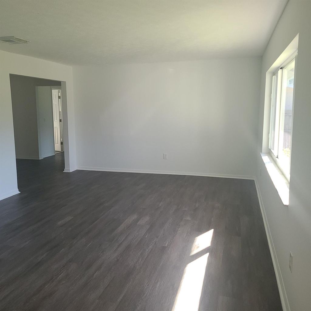 Photo of 528 SE Greenway Terrace, Port Saint Lucie, FL 34983 (MLS # R11112452)