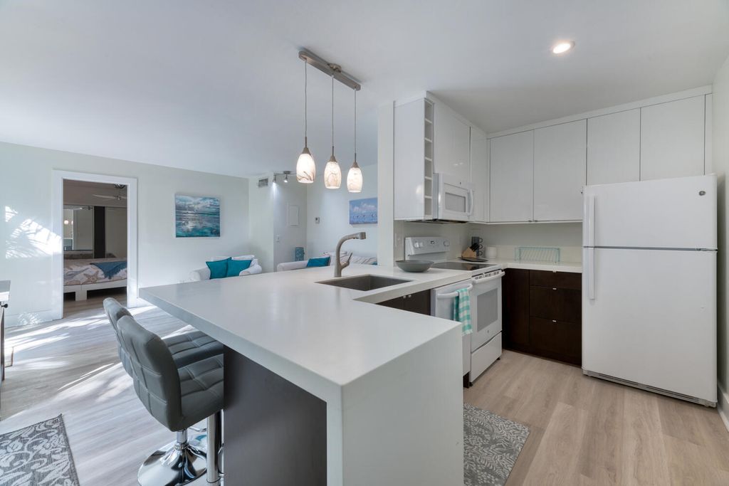 Photo of 1605 Us-1 #12b, Jupiter, FL 33477 (MLS # R11083884)