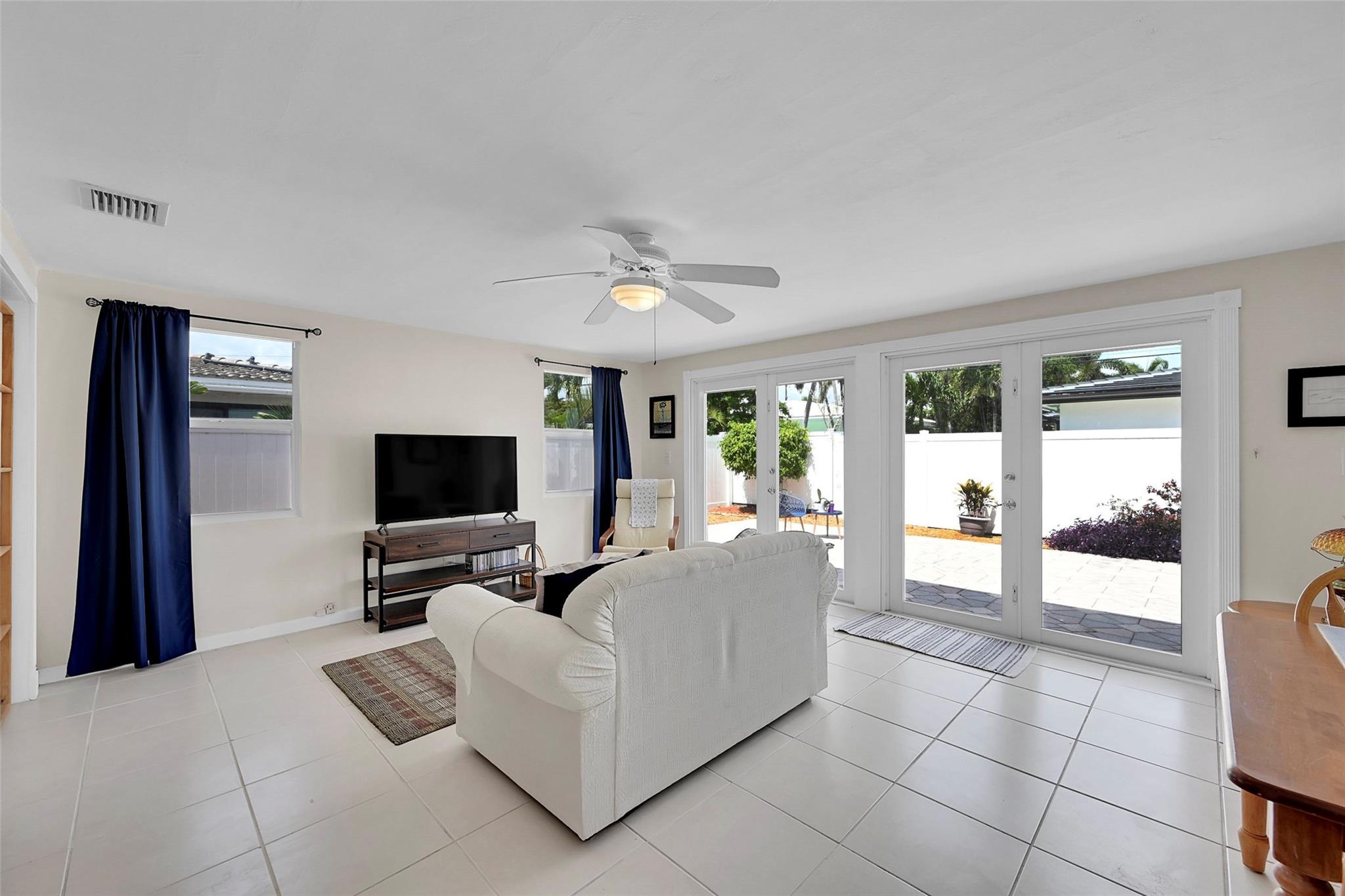 IMPERIAL POINT 3RD SEC - Residential