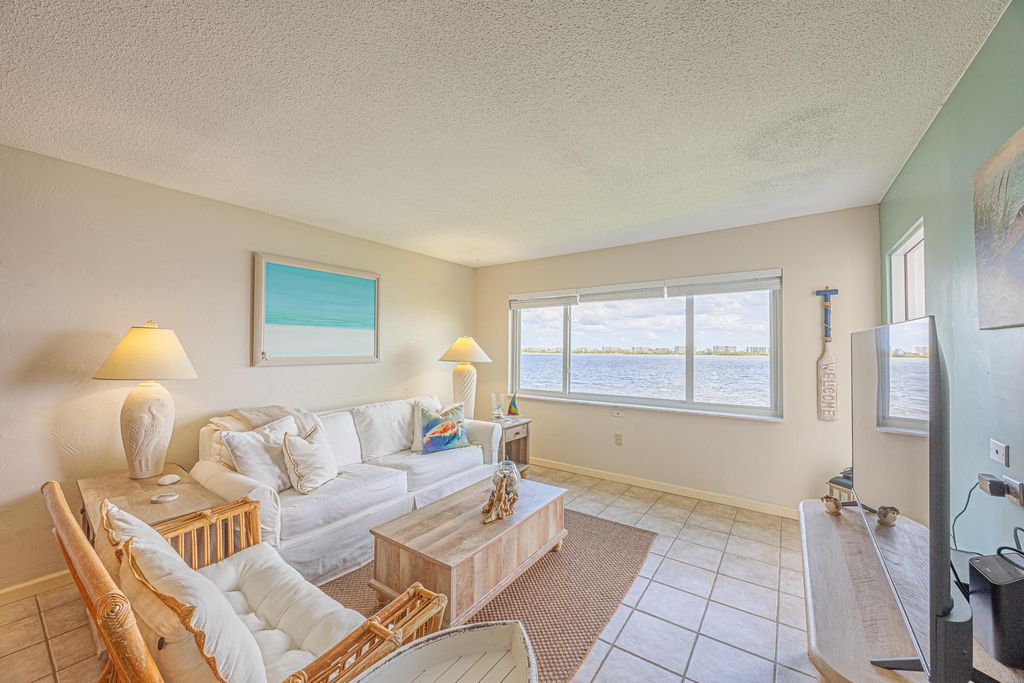 Photo of 1516 S Lakeside Drive #203, Lake Worth Beach, FL 33460 (MLS # B26019714)