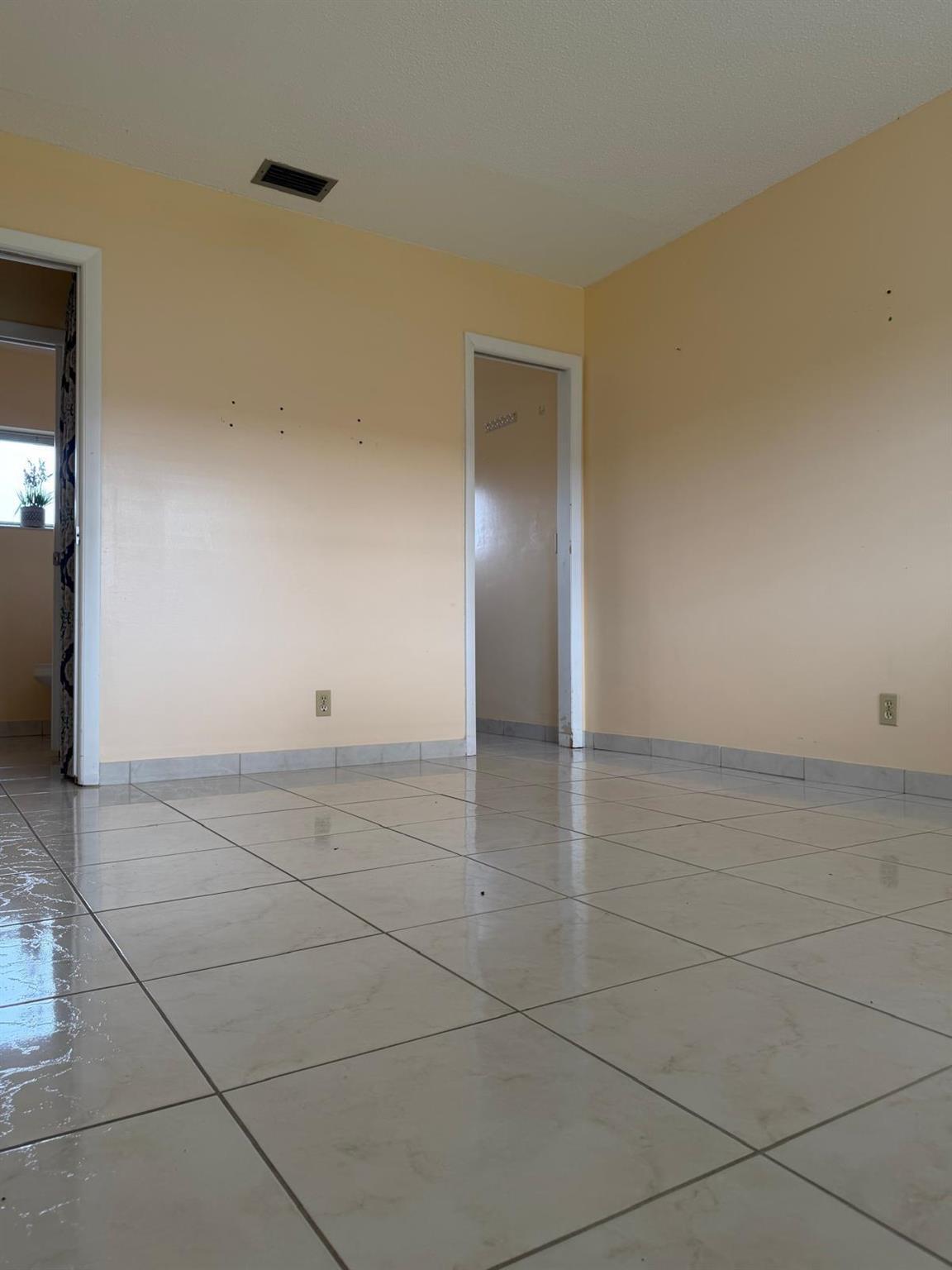 CRESTHAVEN VILLAS CONDO 3 - Residential Lease