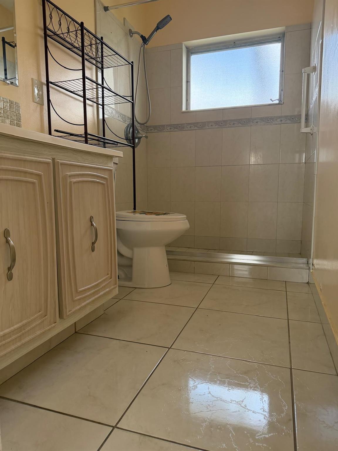 CRESTHAVEN VILLAS CONDO 3 - Residential Lease