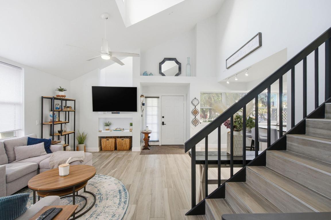 WELLESLEY AT SUNSET TRACE AT MARTIN DOWNS (AKA MAR - Residential