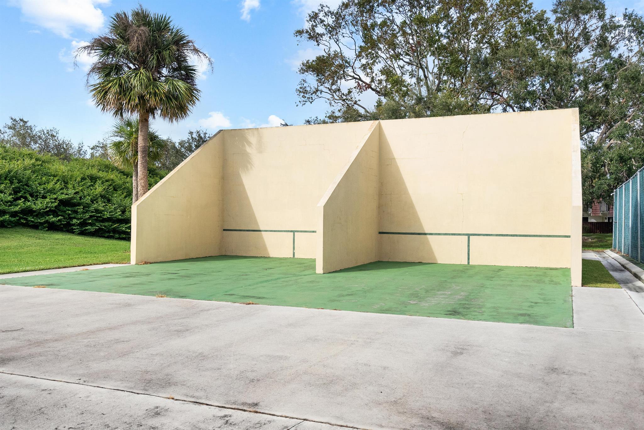 WELLESLEY AT SUNSET TRACE - Residential