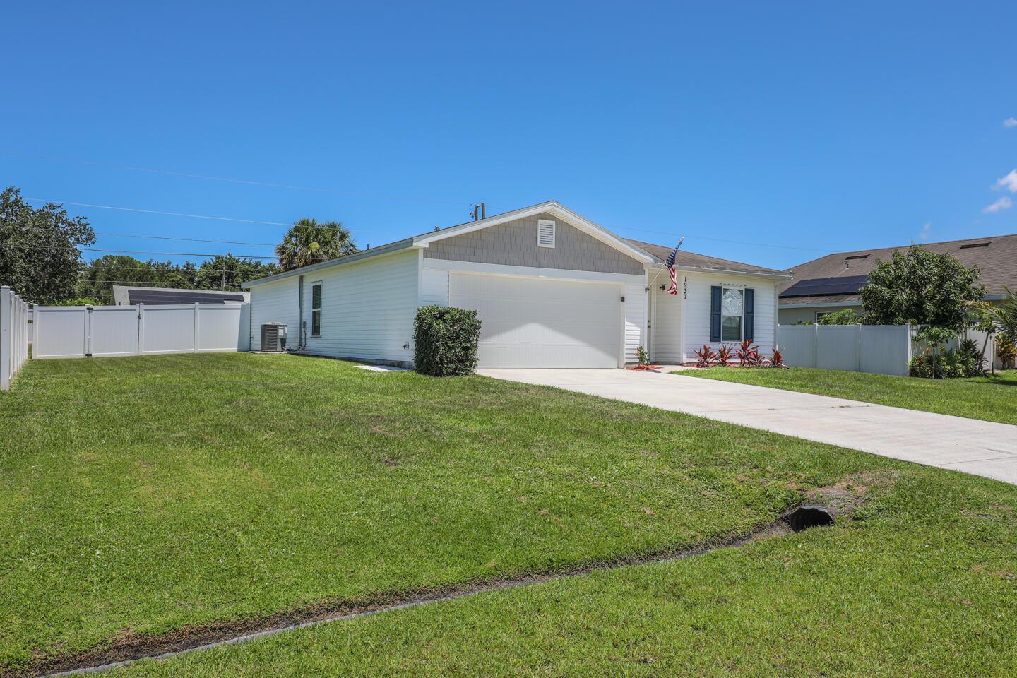 1937 SW Aguero Street, Port St Lucie, FL, 34953/$390,000 2 1937 SW Aguero Street