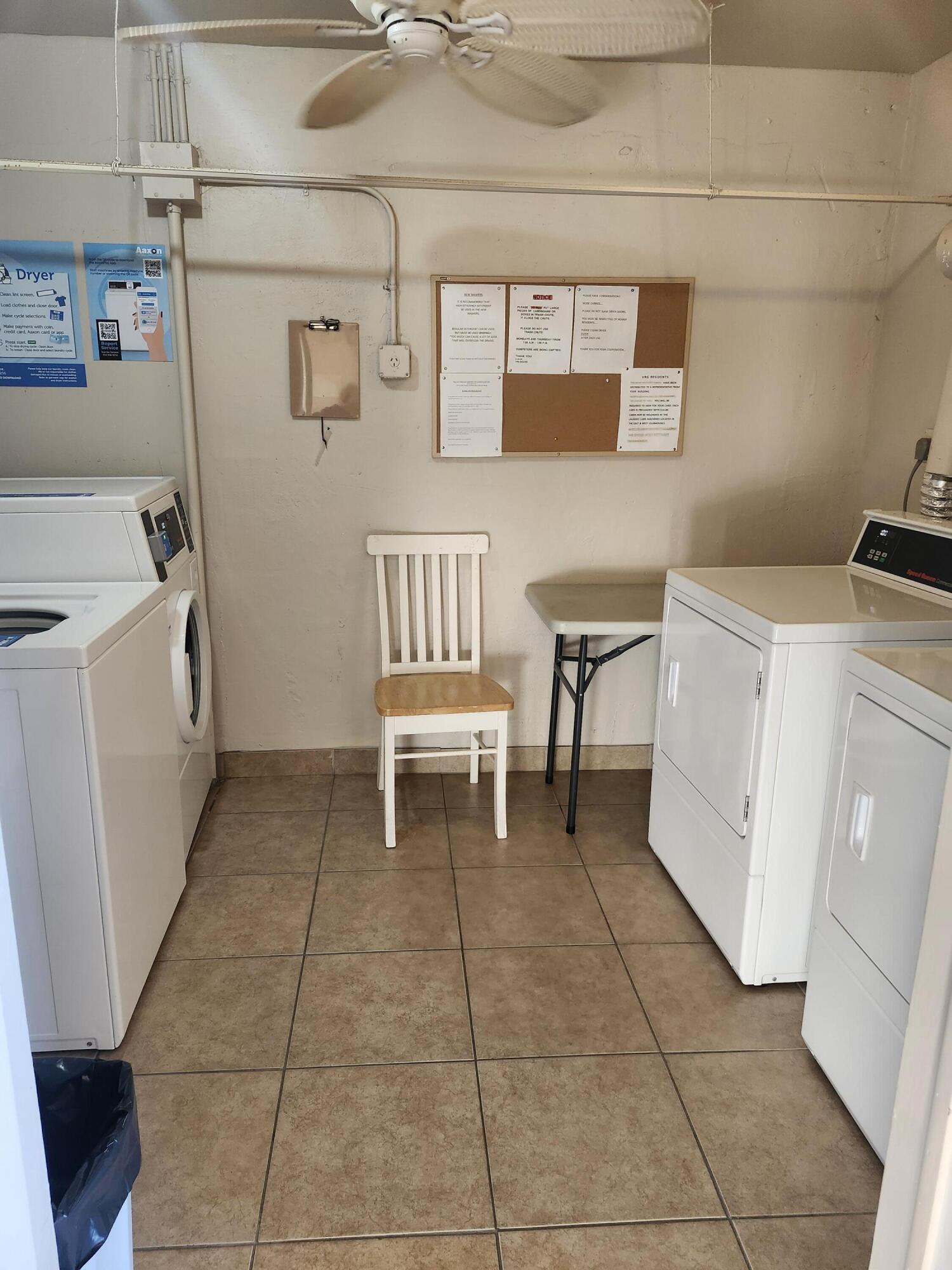 VILLAGE ROYALE ON THE GREEN CONDO / GREENHAVEN - Residential