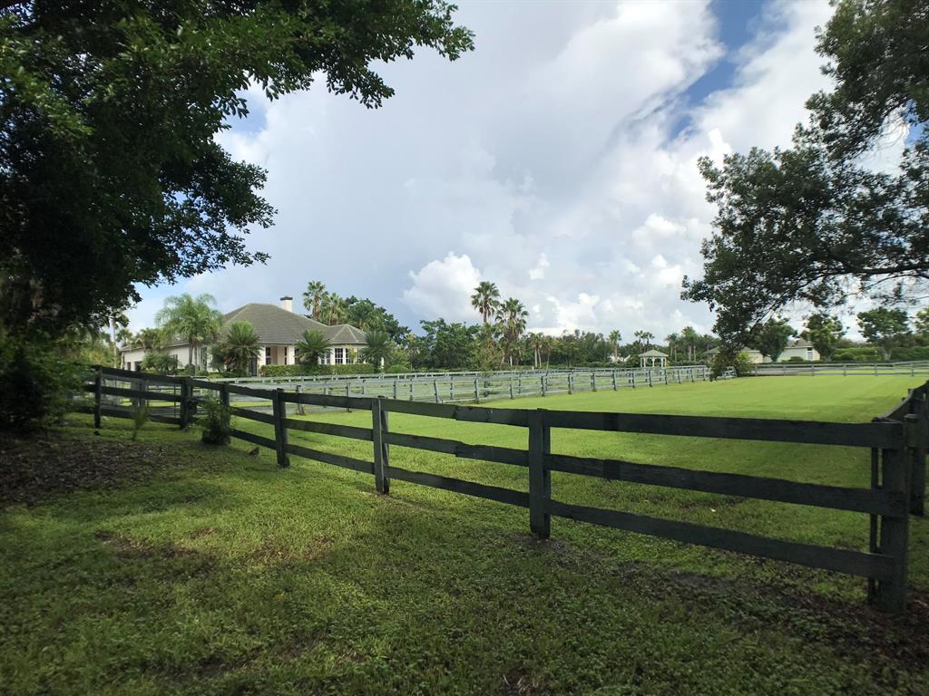 SADDLE TRAIL PARK OF WELLINGTON - Residential