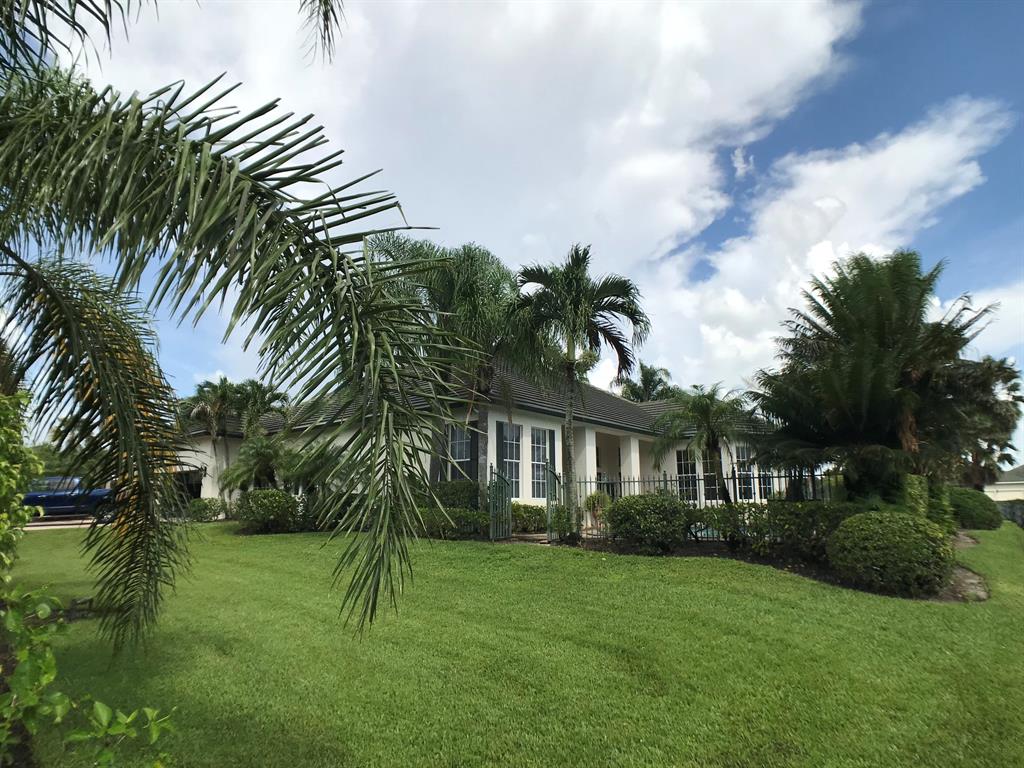 SADDLE TRAIL PARK OF WELLINGTON - Residential