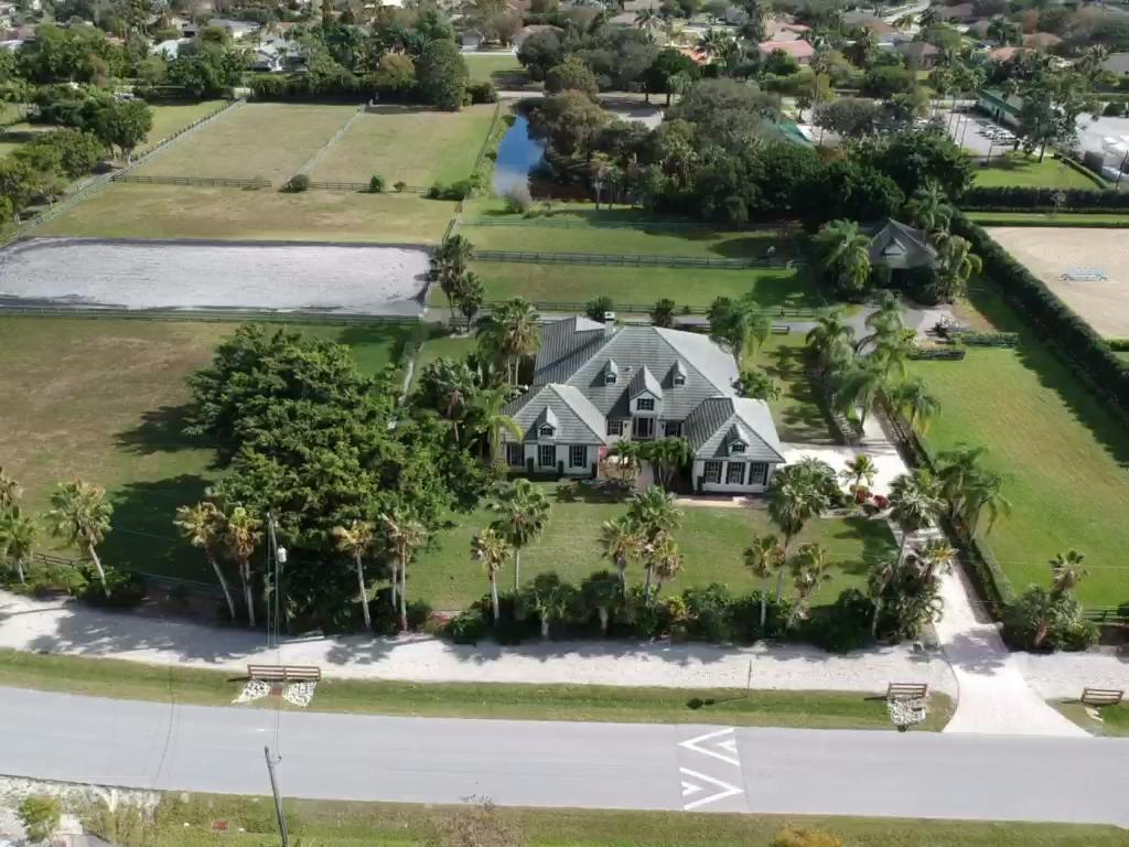 SADDLE TRAIL PARK OF WELLINGTON - Residential