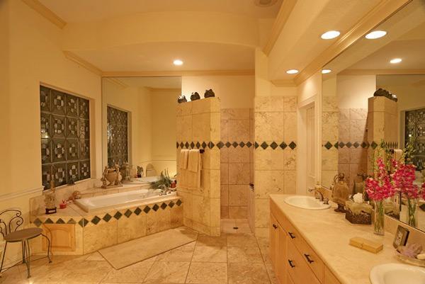 SADDLE TRAIL PARK OF WELLINGTON - Residential