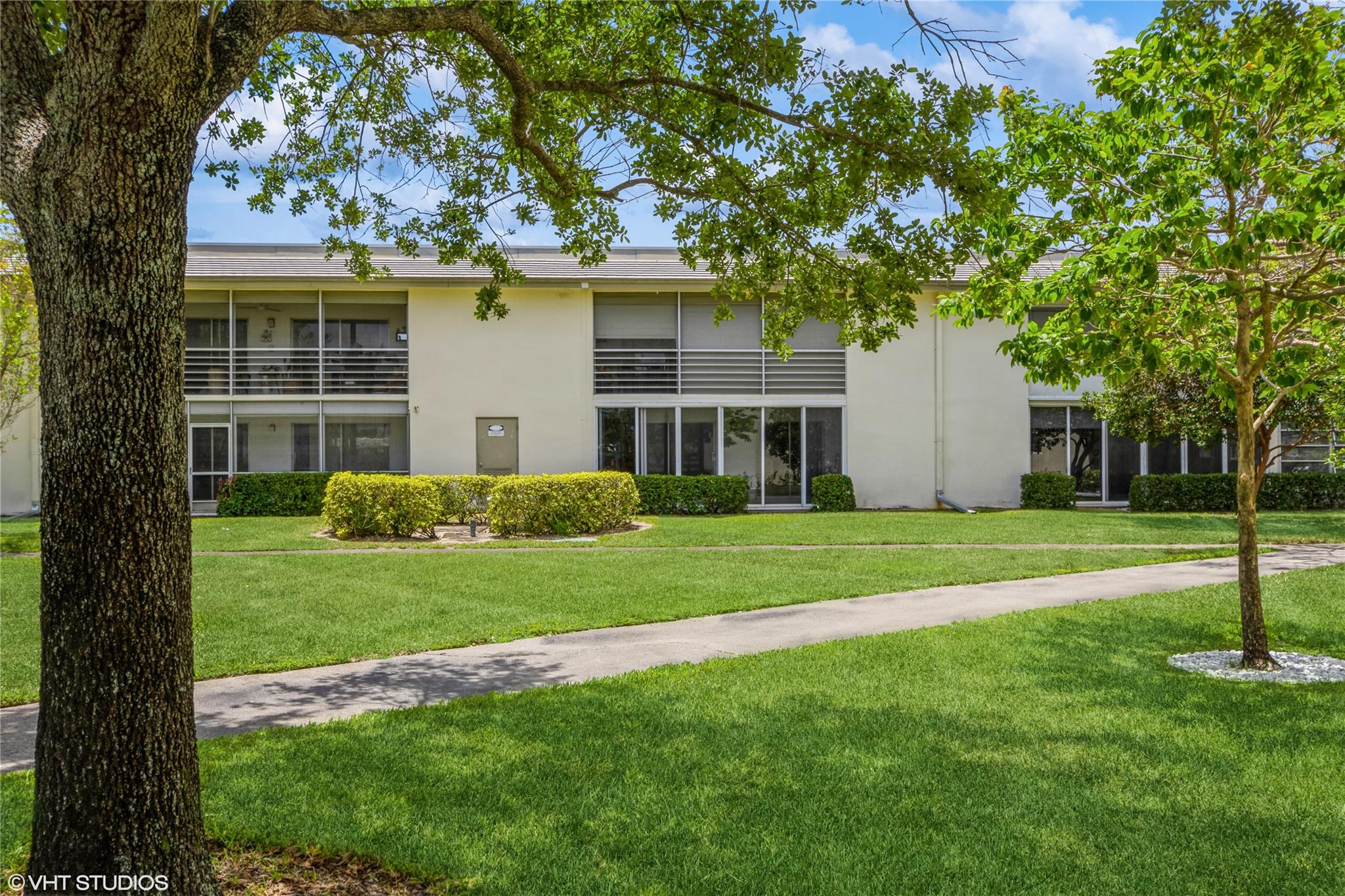 VICTORIA VILLAGE - Residential