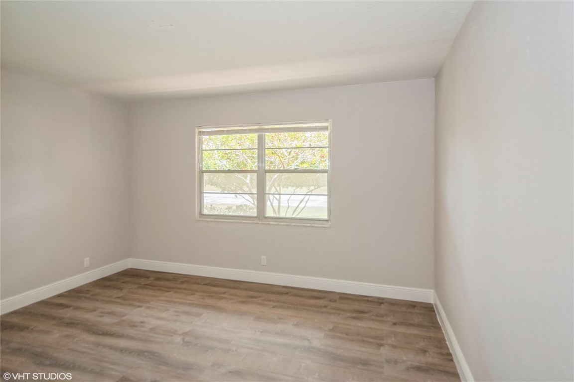 VICTORIA VILLAGE - Residential