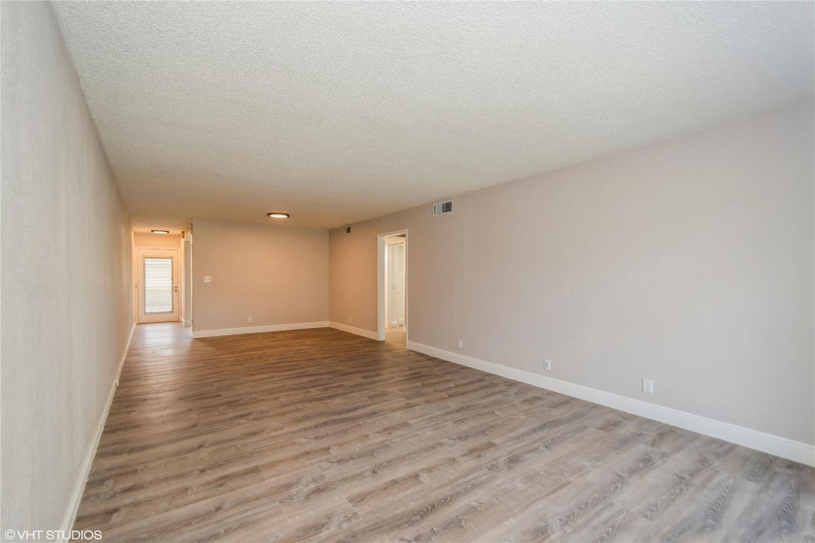 VICTORIA VILLAGE - Residential