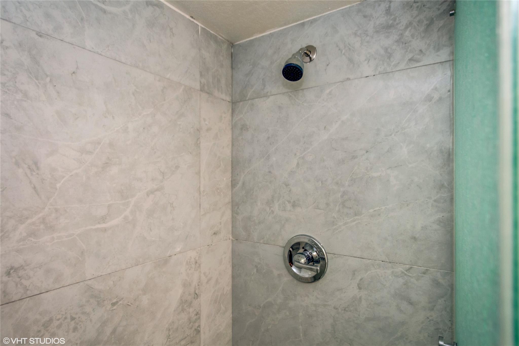 VICTORIA VILLAGE - Residential