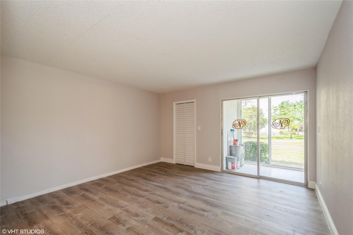 VICTORIA VILLAGE - Residential