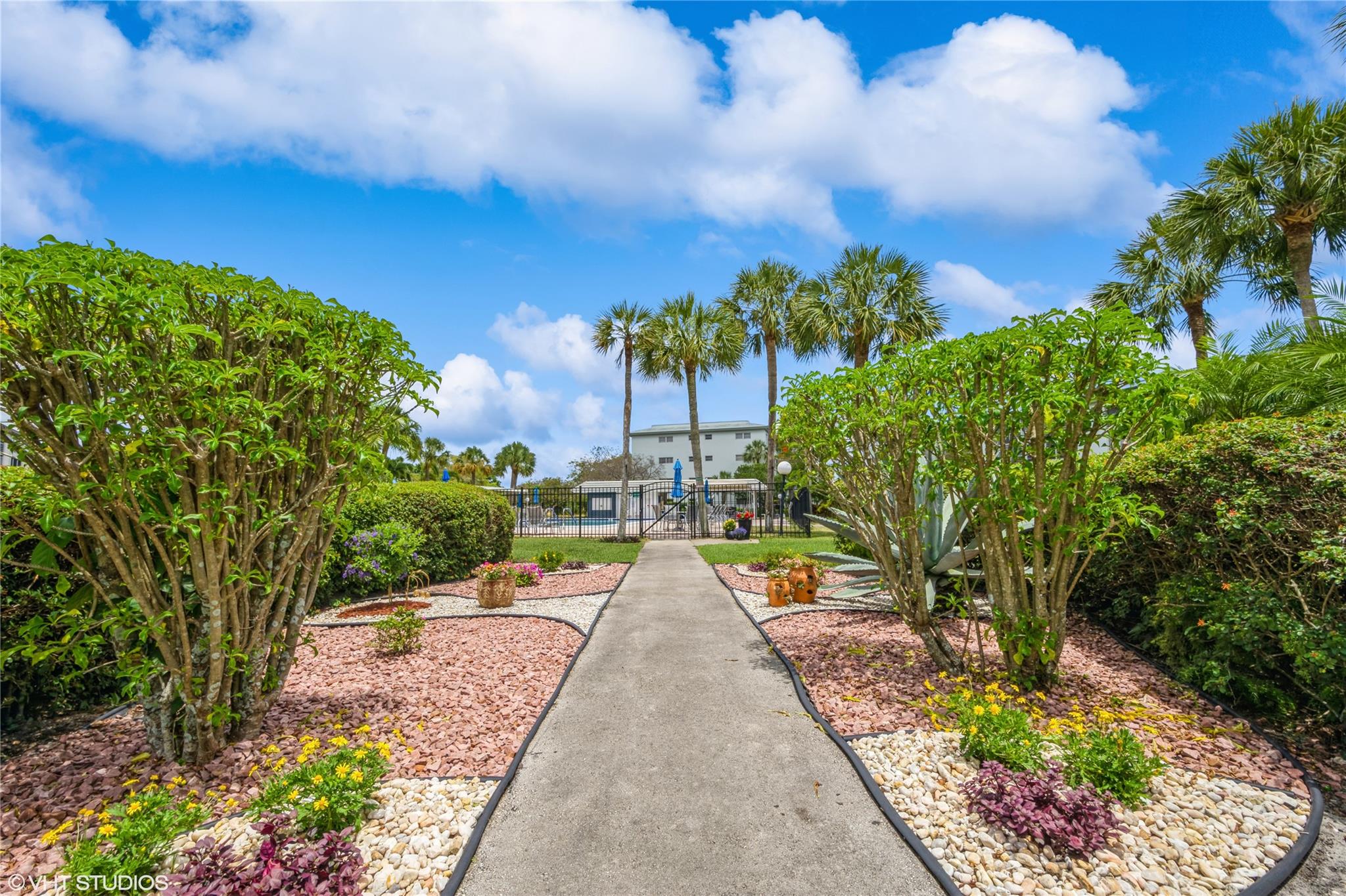 VICTORIA VILLAGE - Residential