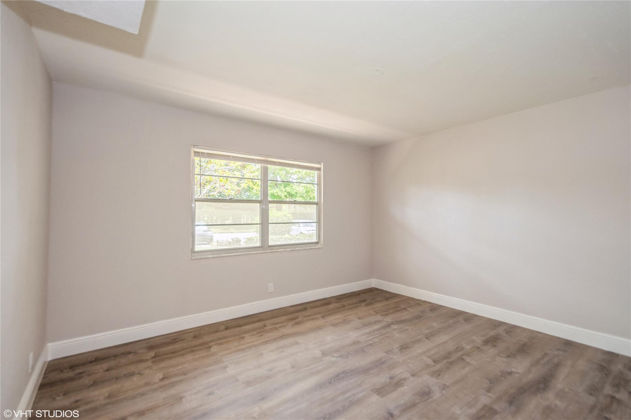 VICTORIA VILLAGE - Residential